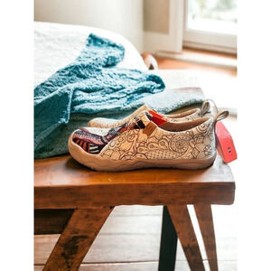 UIN "Black Pearl" Toledo travel shoe wearable artwork size 35